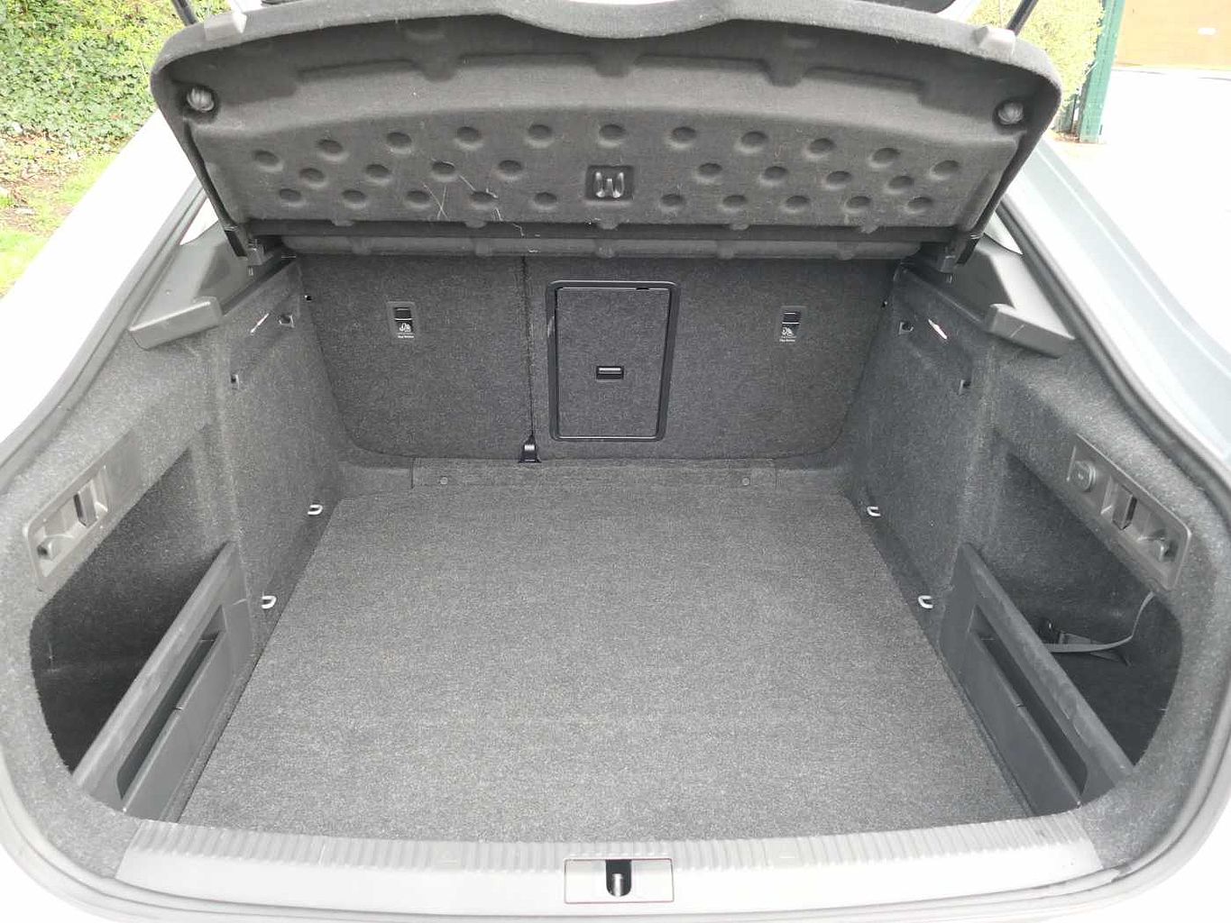 SKODA Superb 1.5 TSI (150ps) SE Auto/DSG Hatchback