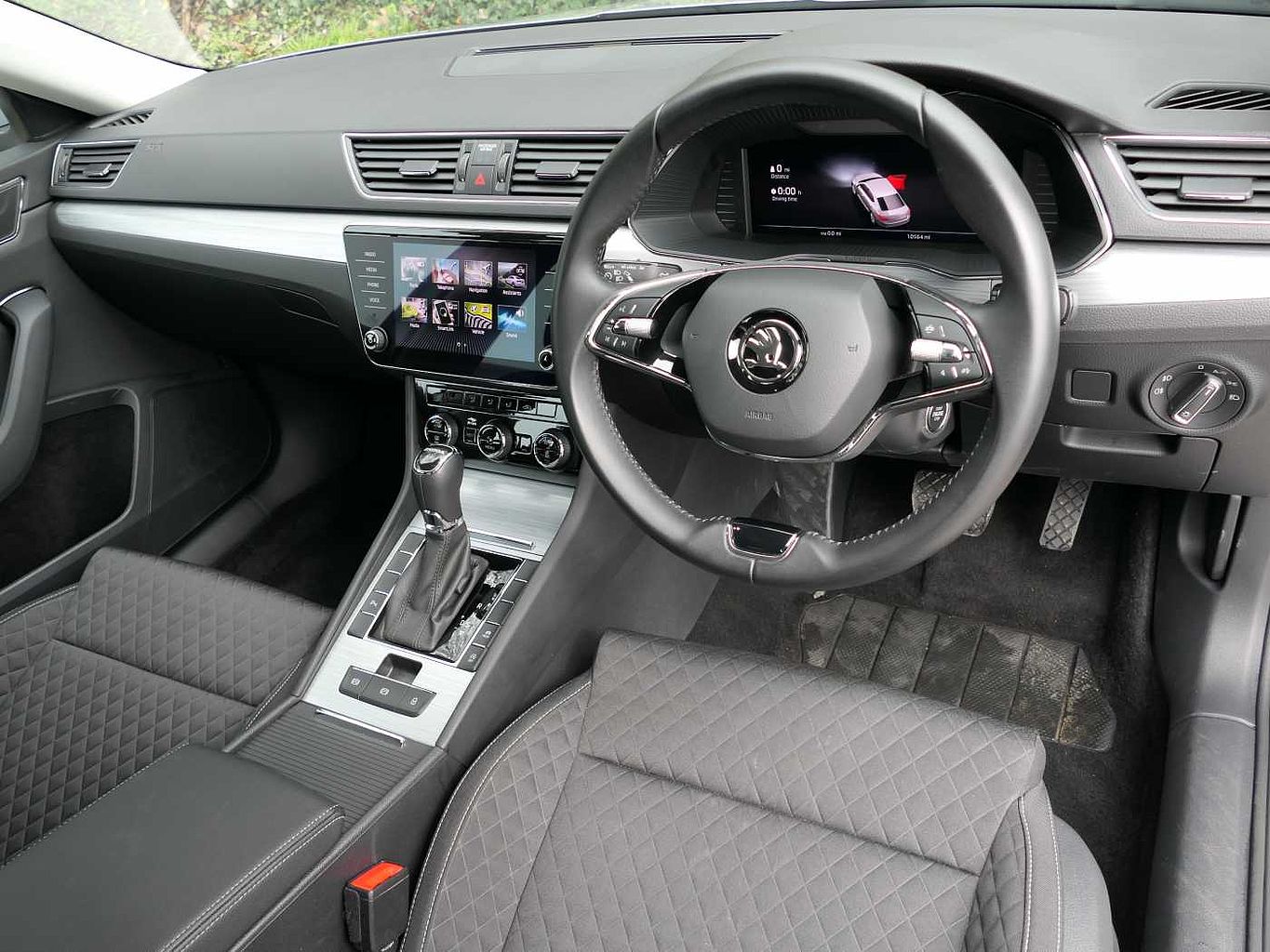 SKODA Superb 1.5 TSI (150ps) SE Auto/DSG Hatchback